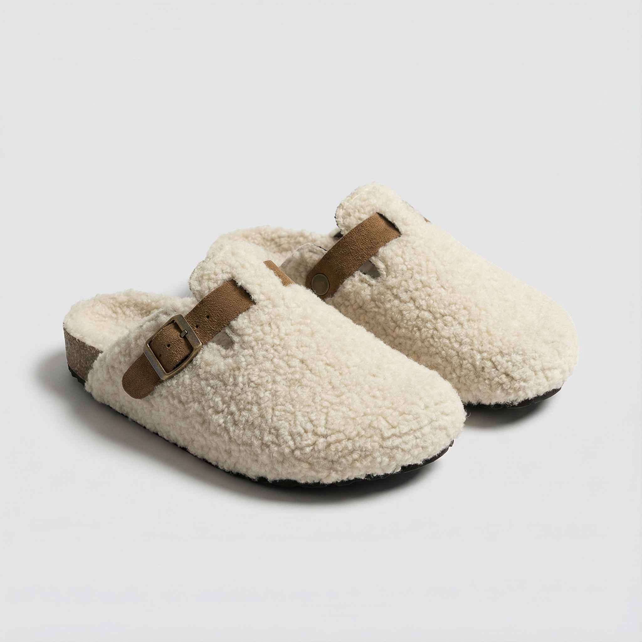 Chaussons Teddy pour Femmes – Design Mule Doux, Boucle Réglable & Semelle de Soutien