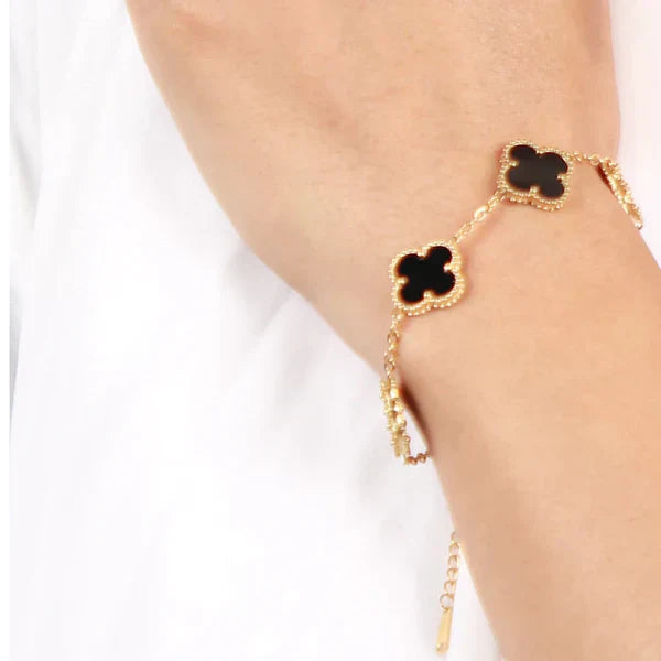 Clover Bracelet – Elegant Stainless Steel Design with Adjustable Fit