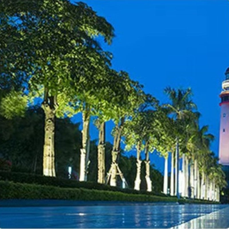 LumiScape – Udendørs Træspot med Justerbar Lysstråle og Vejrbestandigt Design