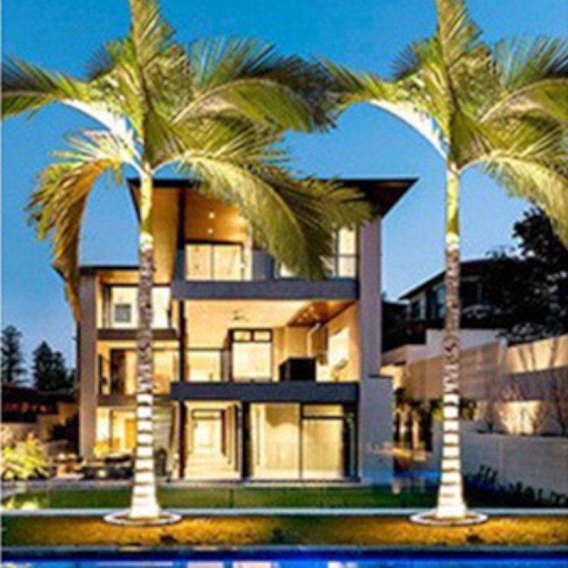 LumiScape – Udendørs Træspot med Justerbar Lysstråle og Vejrbestandigt Design