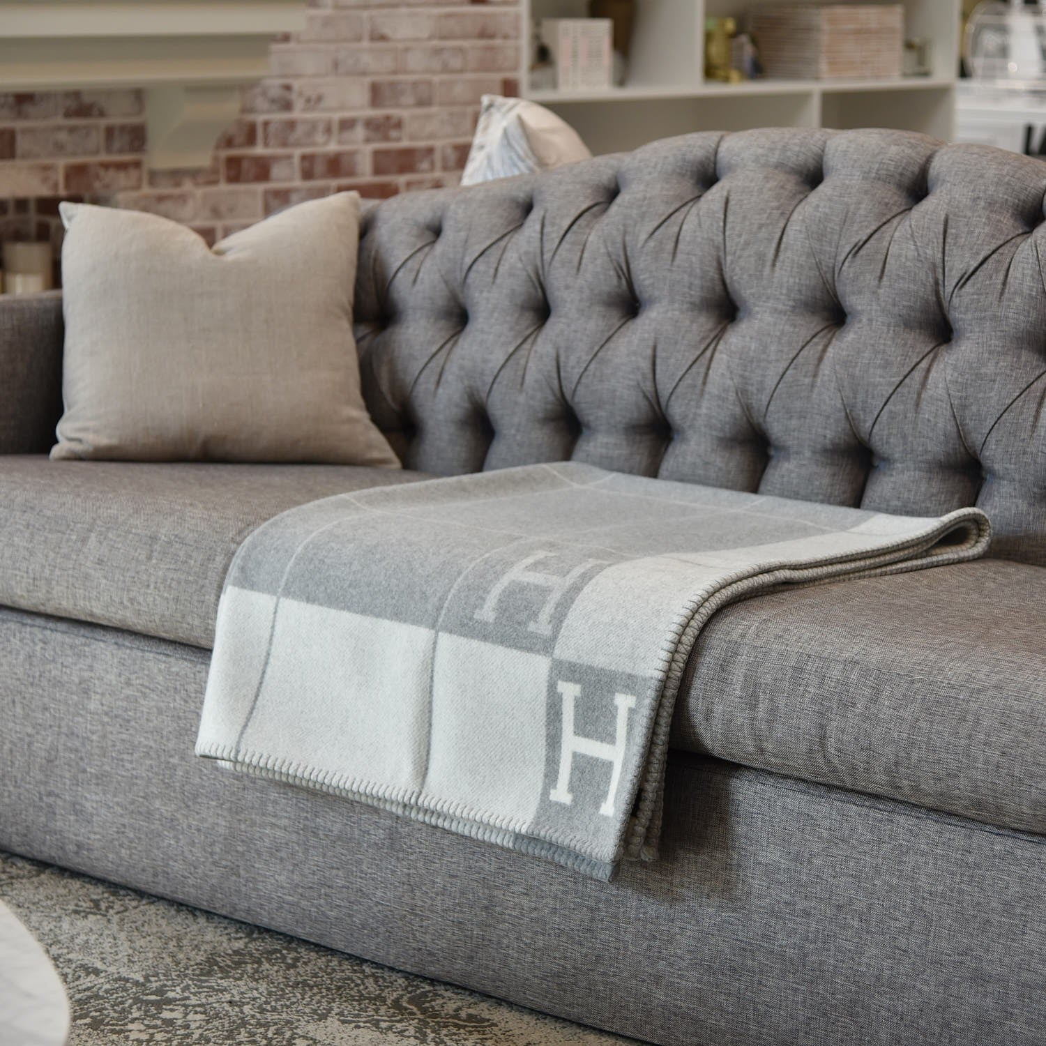 Soft Throw Blanket – Warm, Lightweight & Stylish for Bed, Sofa and Chair