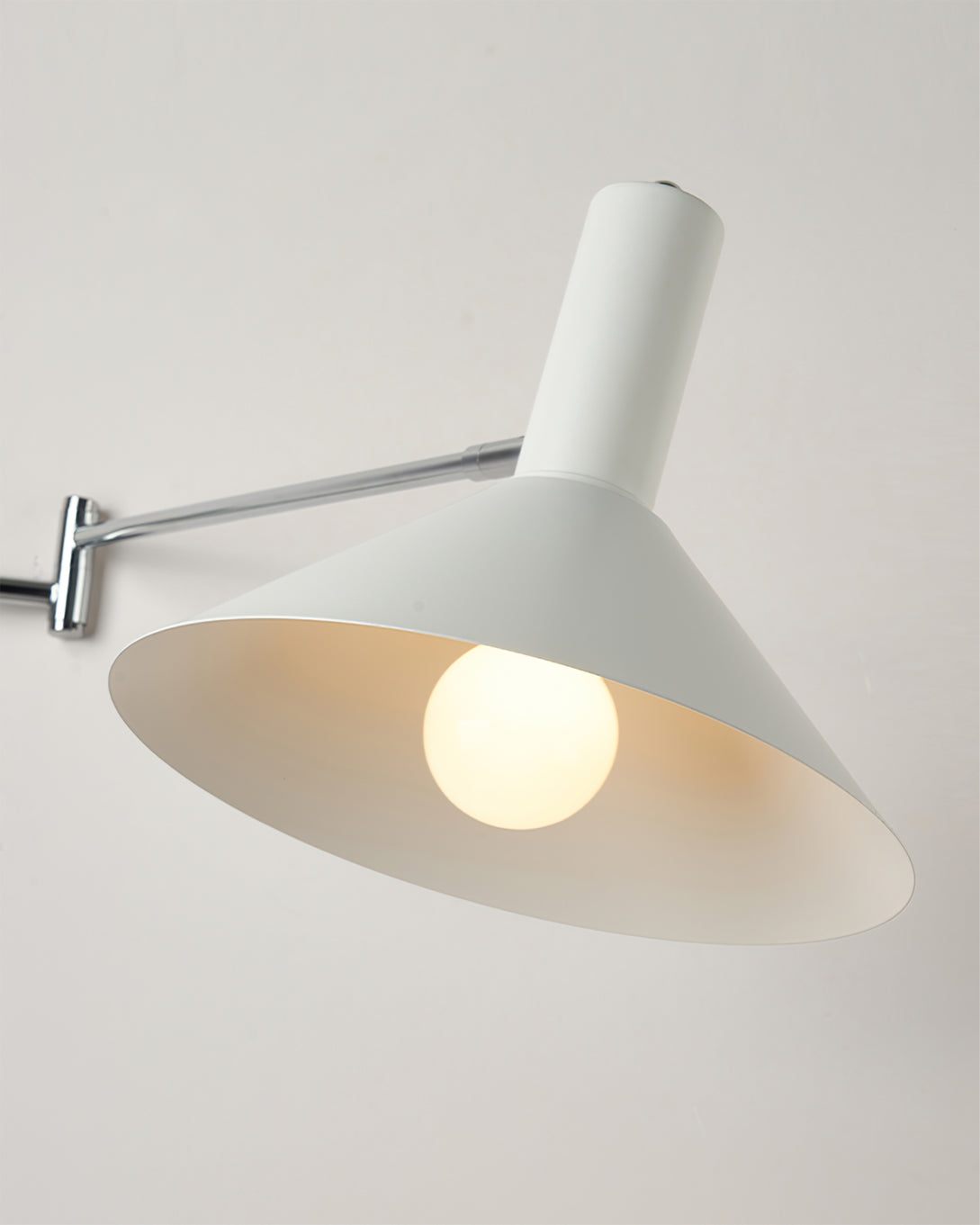 Anvia – Minimalistisk Væglampe med Justerbar arm til Soveværelse og Stue