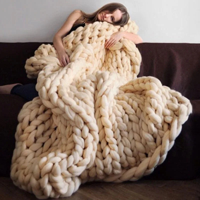 Extra-Large Chunky Knit Chenille Blanket - Soft, Warm Fleece for Couch and Bed 1