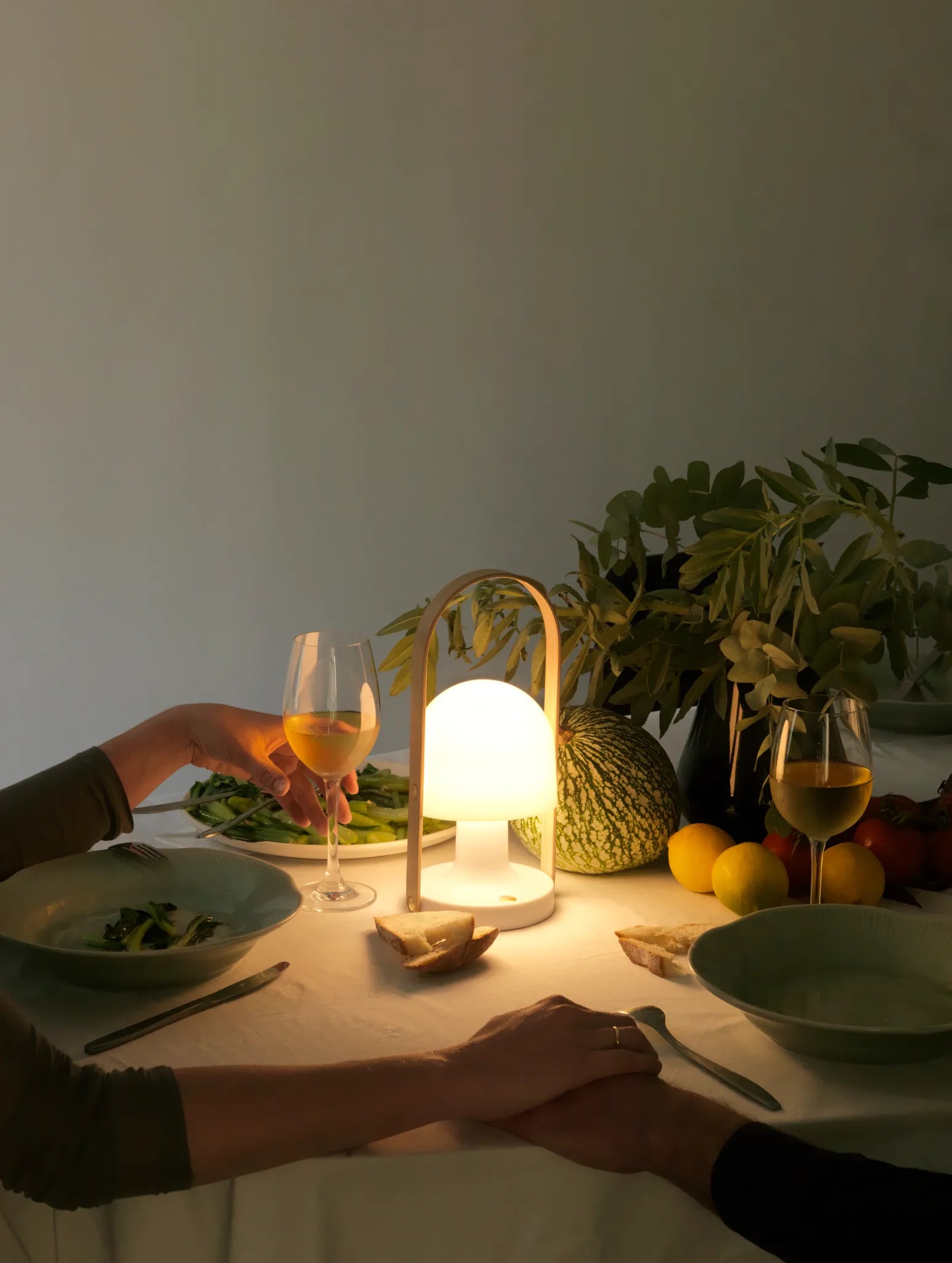 LumiFlex – Bærbar LED-lampe med Genopladeligt Batteri og Justerbar Krog