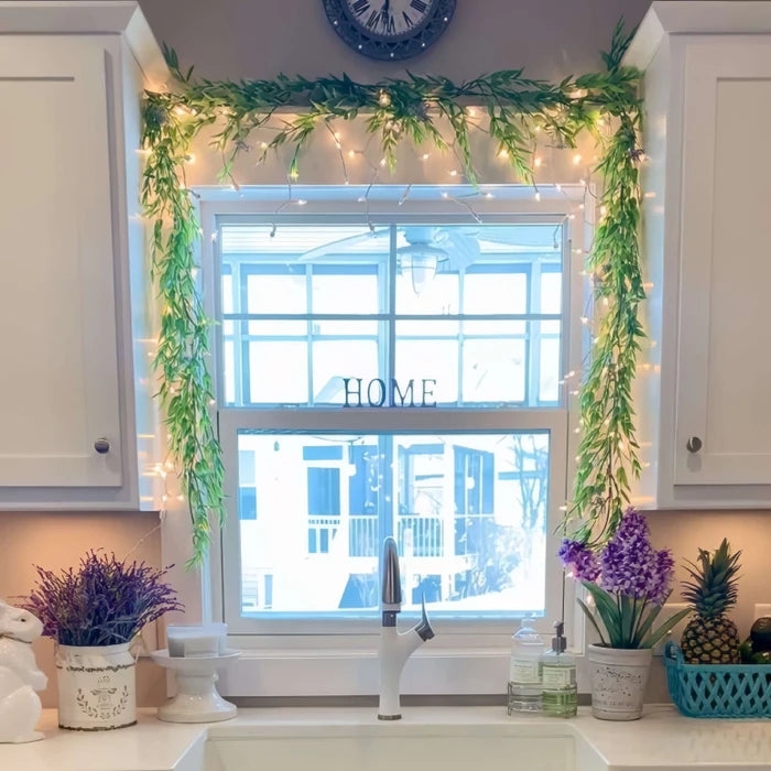 Lighted Garland With Berries and Leaves – Fairy Light Strand in Five Styles