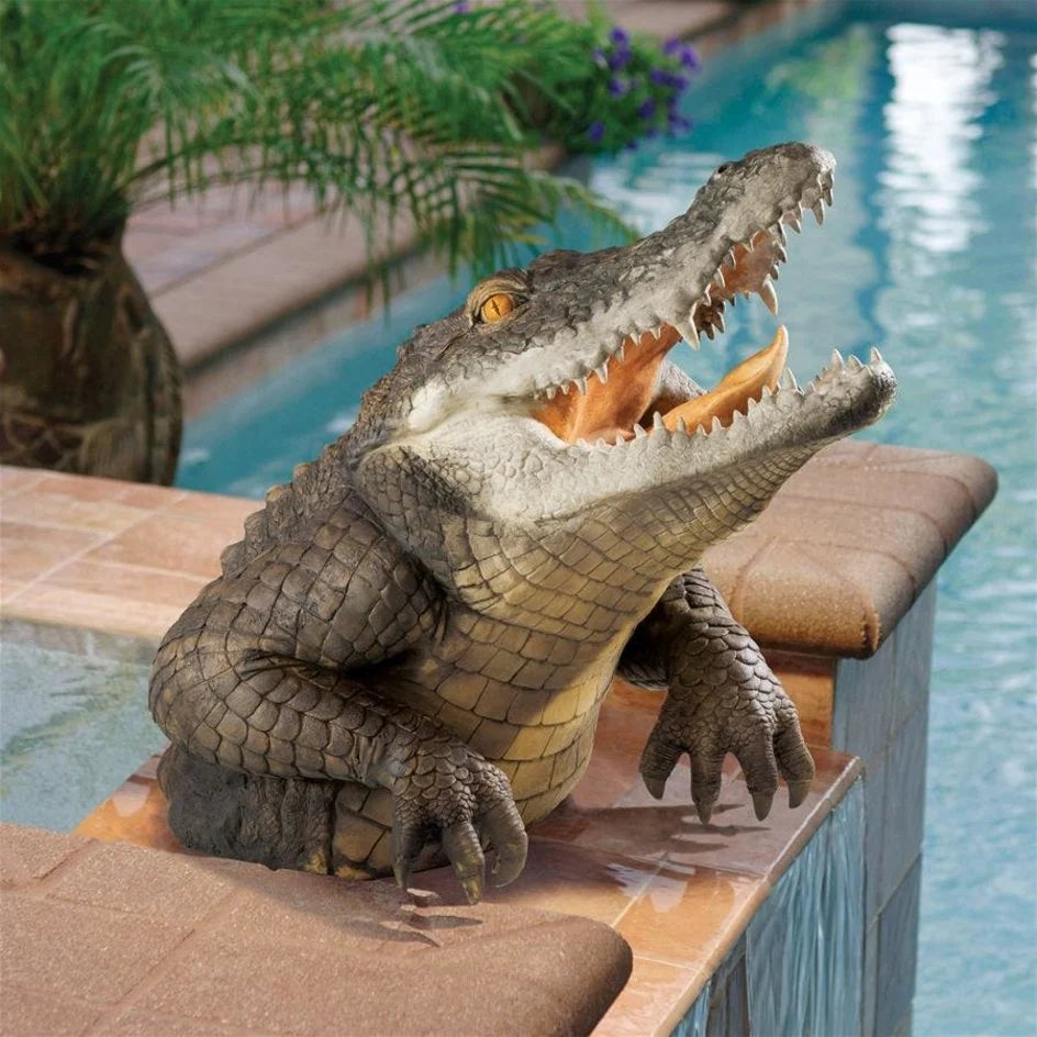 Kalsten | Garden Swamp Gator Statue 3