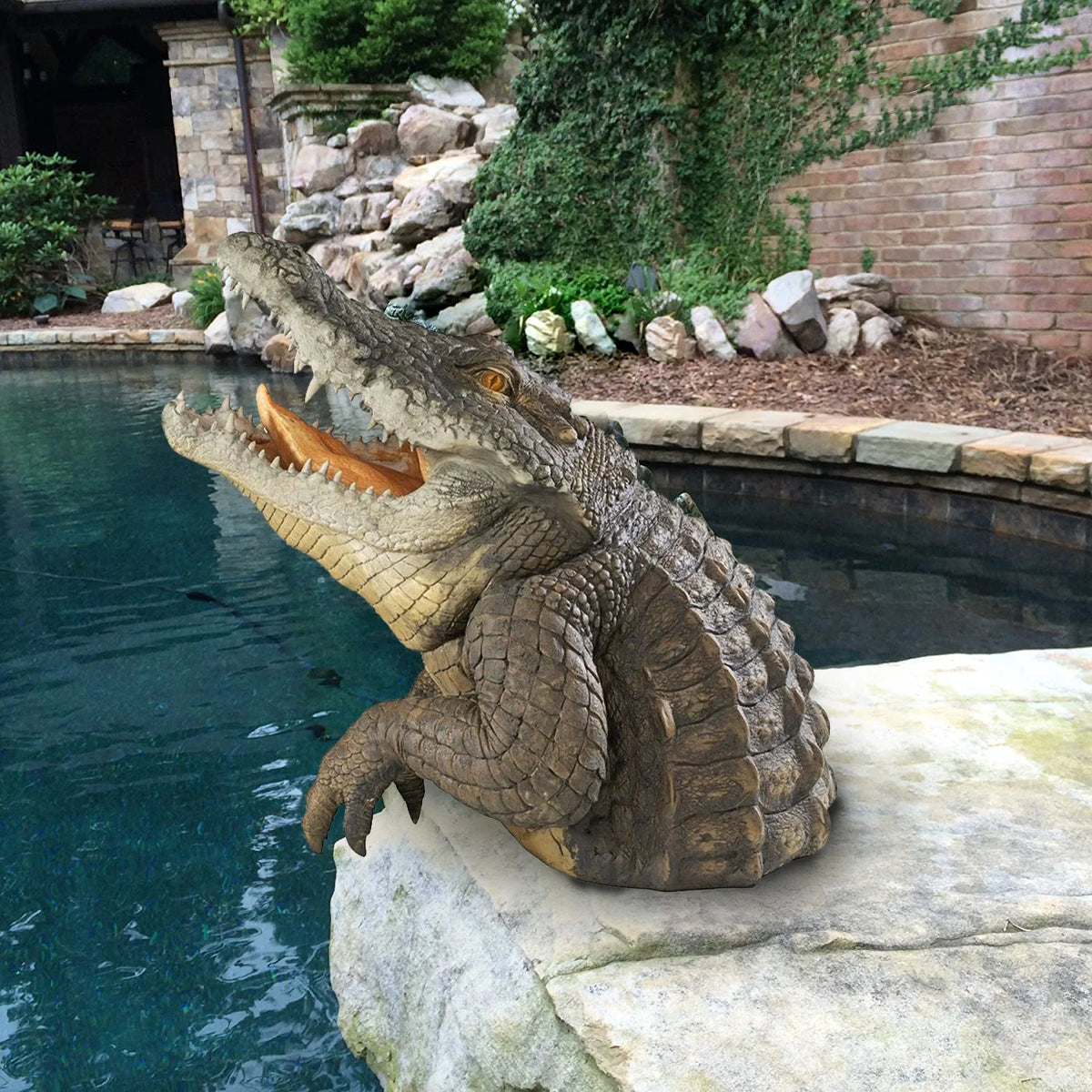 Kalsten | Garden Swamp Gator Statue 5