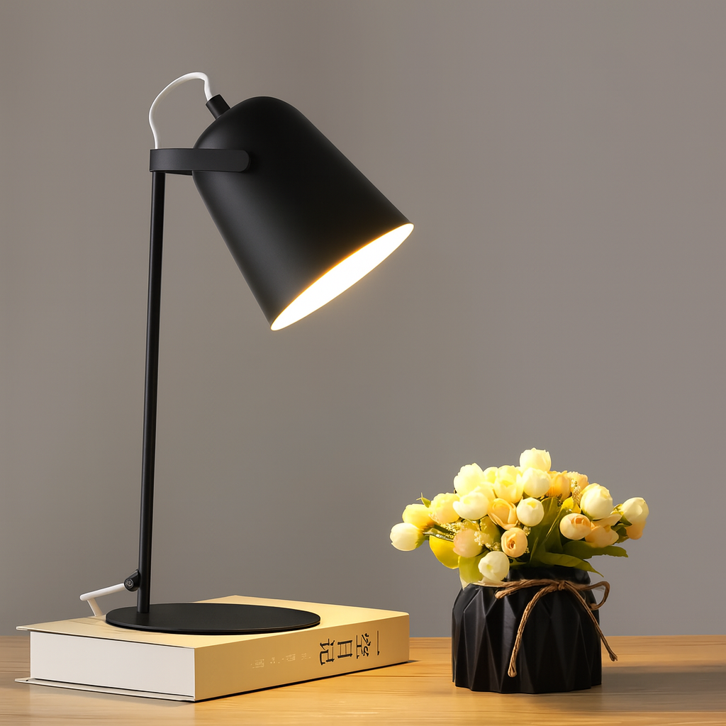 Kleurrijke Bureaulamp met Scandinavisch Design 10