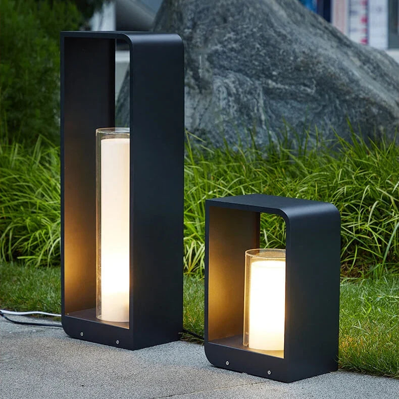 Outdoor garden light