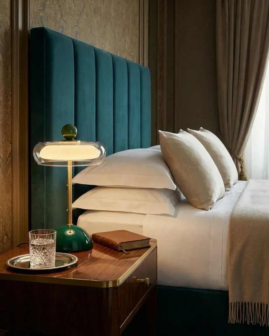 Cordless table lamp