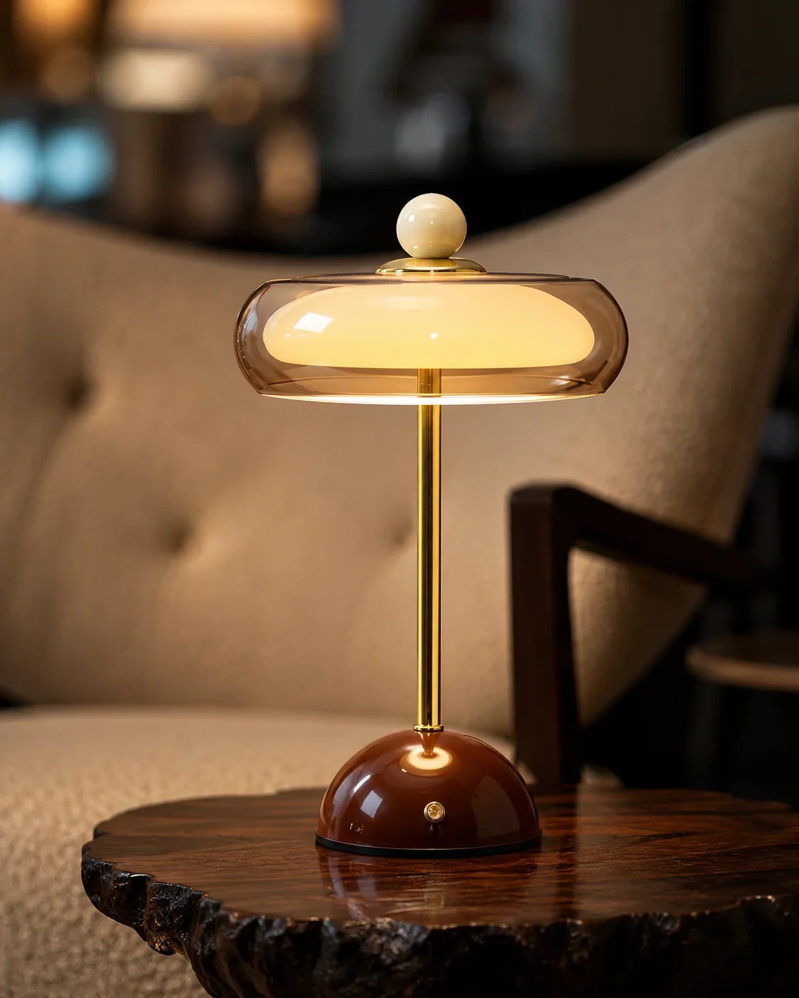 Cordless table lamp