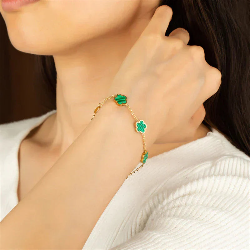 Clover Bracelet – Elegant Stainless Steel Design with Adjustable Fit