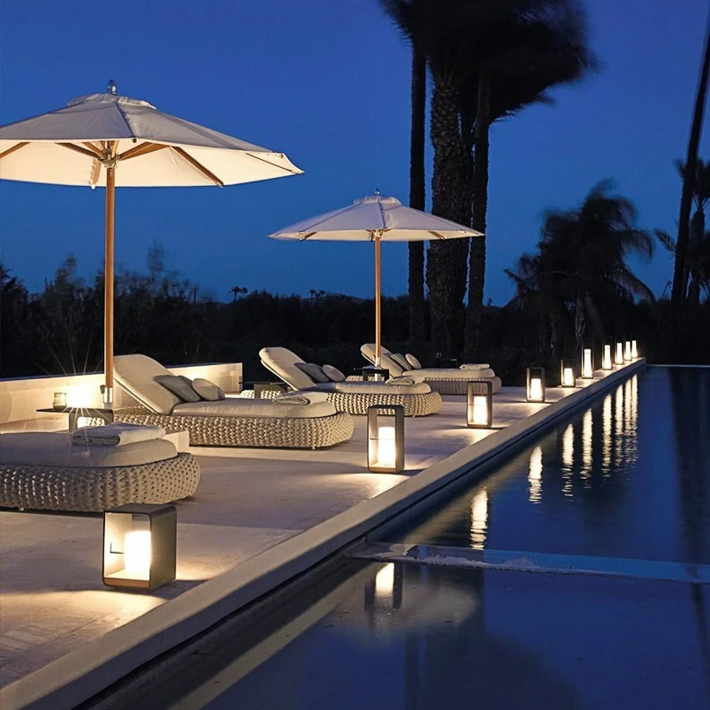 SunLuxe Solterrasselampe – Vandtæt LED Udendørslampe med Skumringssensor