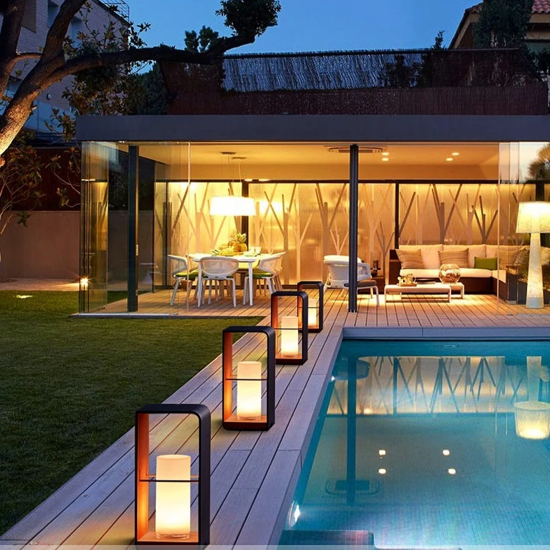 SunLuxe Solterrasselampe – Vandtæt LED Udendørslampe med Skumringssensor