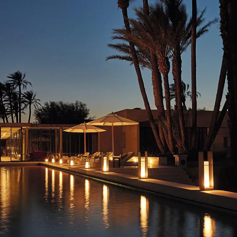 SunLuxe Solterrasselampe – Vandtæt LED Udendørslampe med Skumringssensor