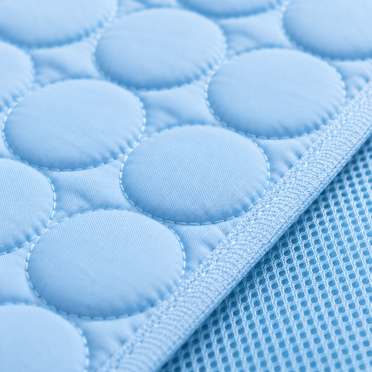 Thrives Outdoor | Coolpaw Breathable Self-Cooling Pet Sleeping Mat 3