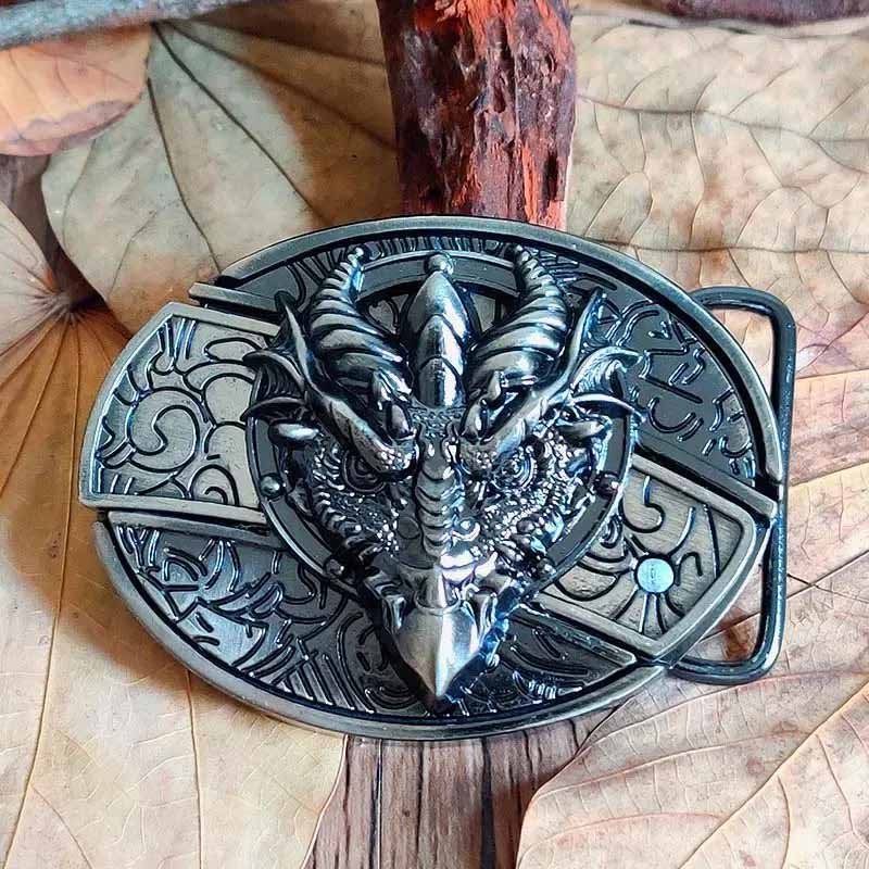 Wearclo | Oval Bull Skull Belt Buckle with Hidden Knife 14