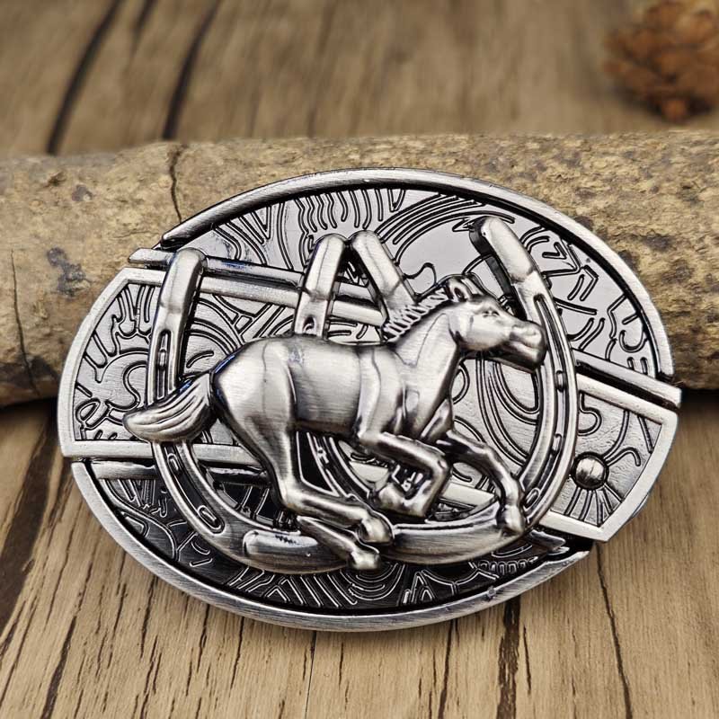 Wearclo | Oval Bull Skull Belt Buckle with Hidden Knife 17