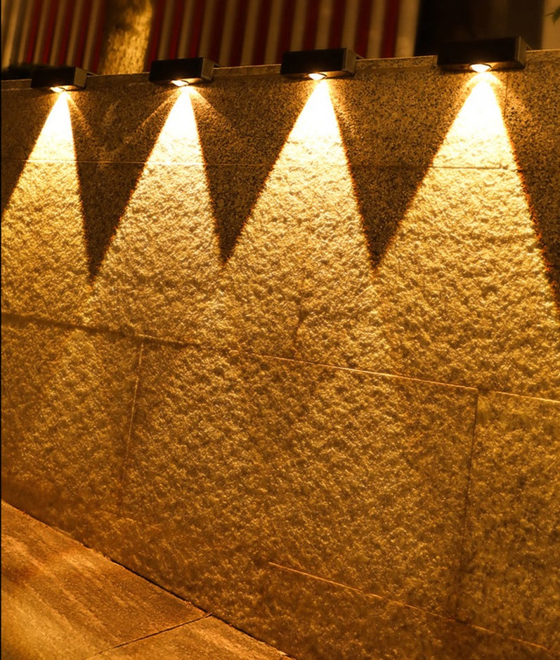 LumiTrack – Udendørs Solcellelampe med Automatisk Skumringssensor