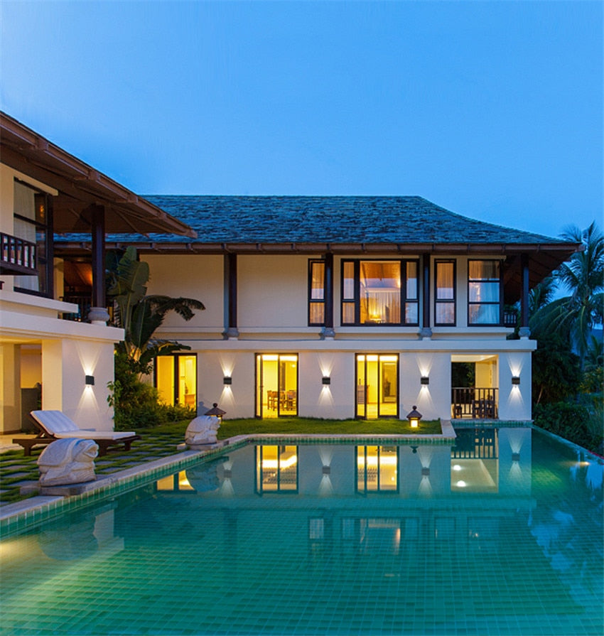 Moderne vandtæt LED-væglampe til indendørs og udendørs brug