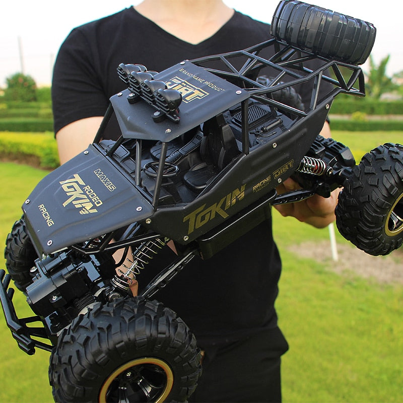 4WD-monstertruck met afstandsbediening, krachtige offroadprestaties en duurzame legeringconstructie