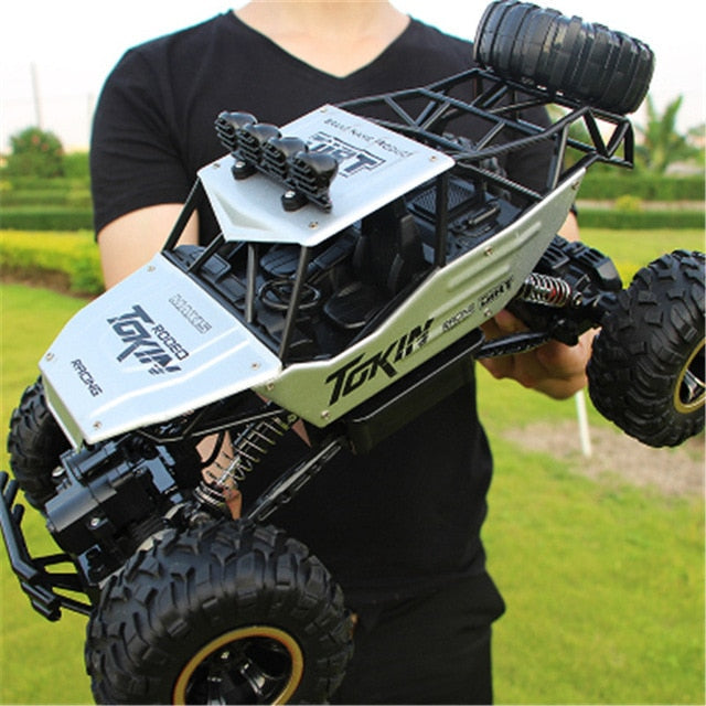 4WD-monstertruck met afstandsbediening, krachtige offroadprestaties en duurzame legeringconstructie