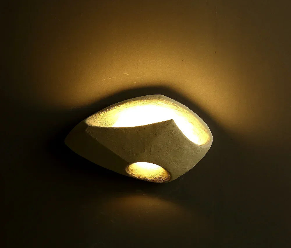 ZenFutur – Wabi-Sabi Væglampe med Minimalistisk LED-Design