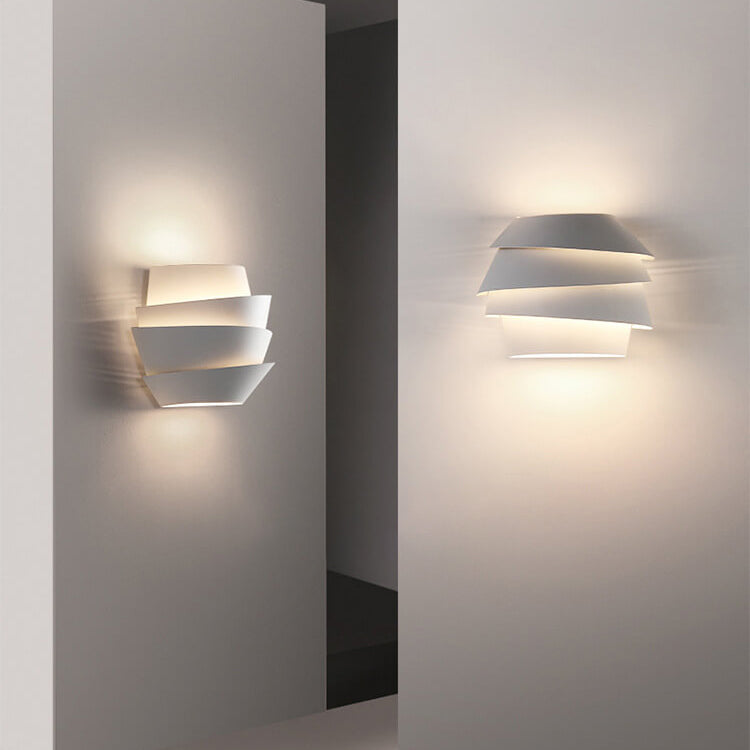 Applique murale moderne – applique scandinave en métal avec double point lumineux pour une ambiance chaleureuse