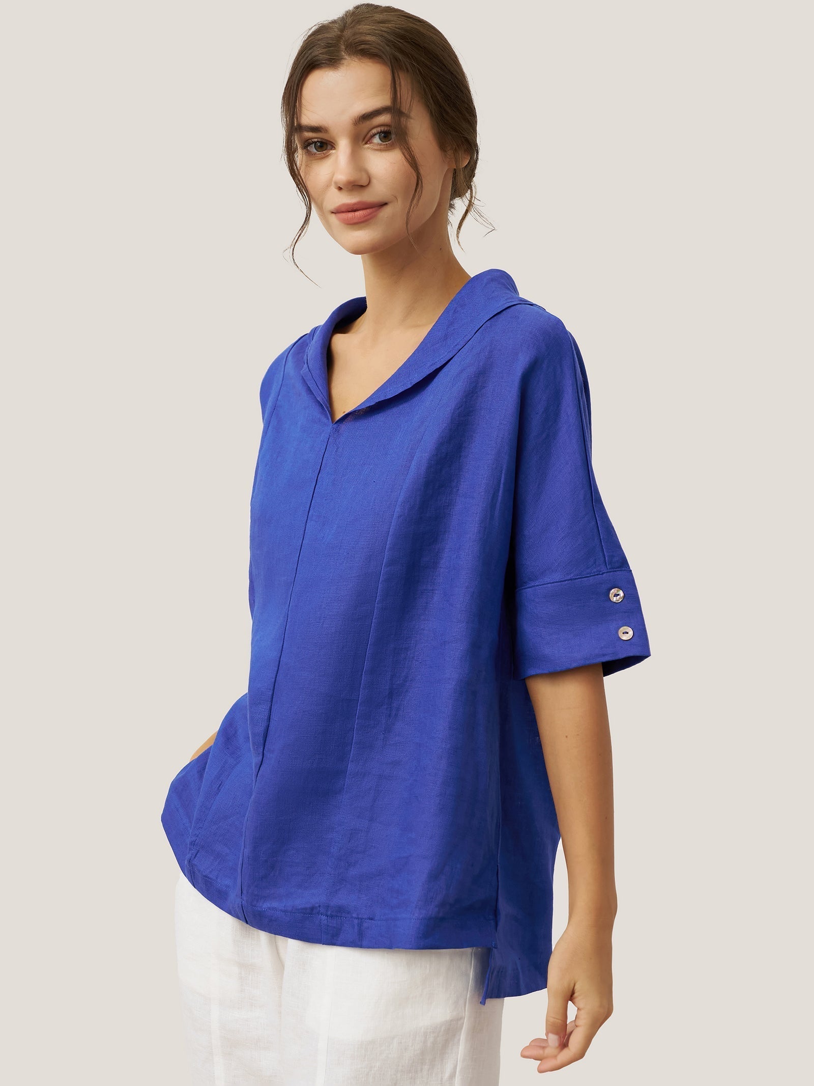 Chemise en lin aérée à col en V pour femmes | Haut d'été décontracté à manches courtes