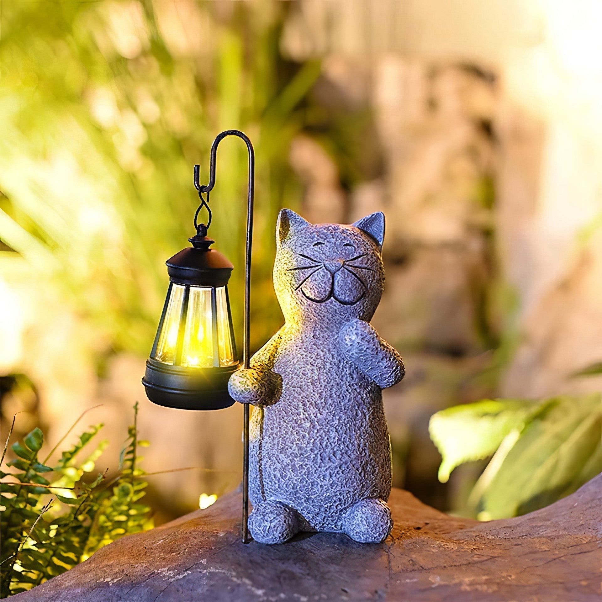 LumiPaws – Solcelledrevet Gylden Kattefigur med Lys til Magisk Udendørs Havedekoration