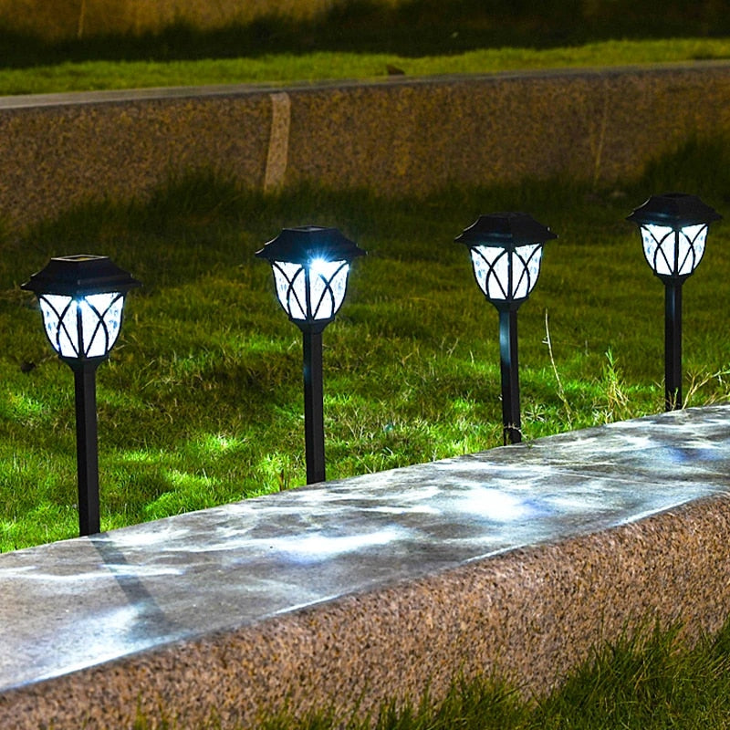 LumiGlor – Solcelledrevet Havelygte med Bevægelsessensor en Fjernbetjening