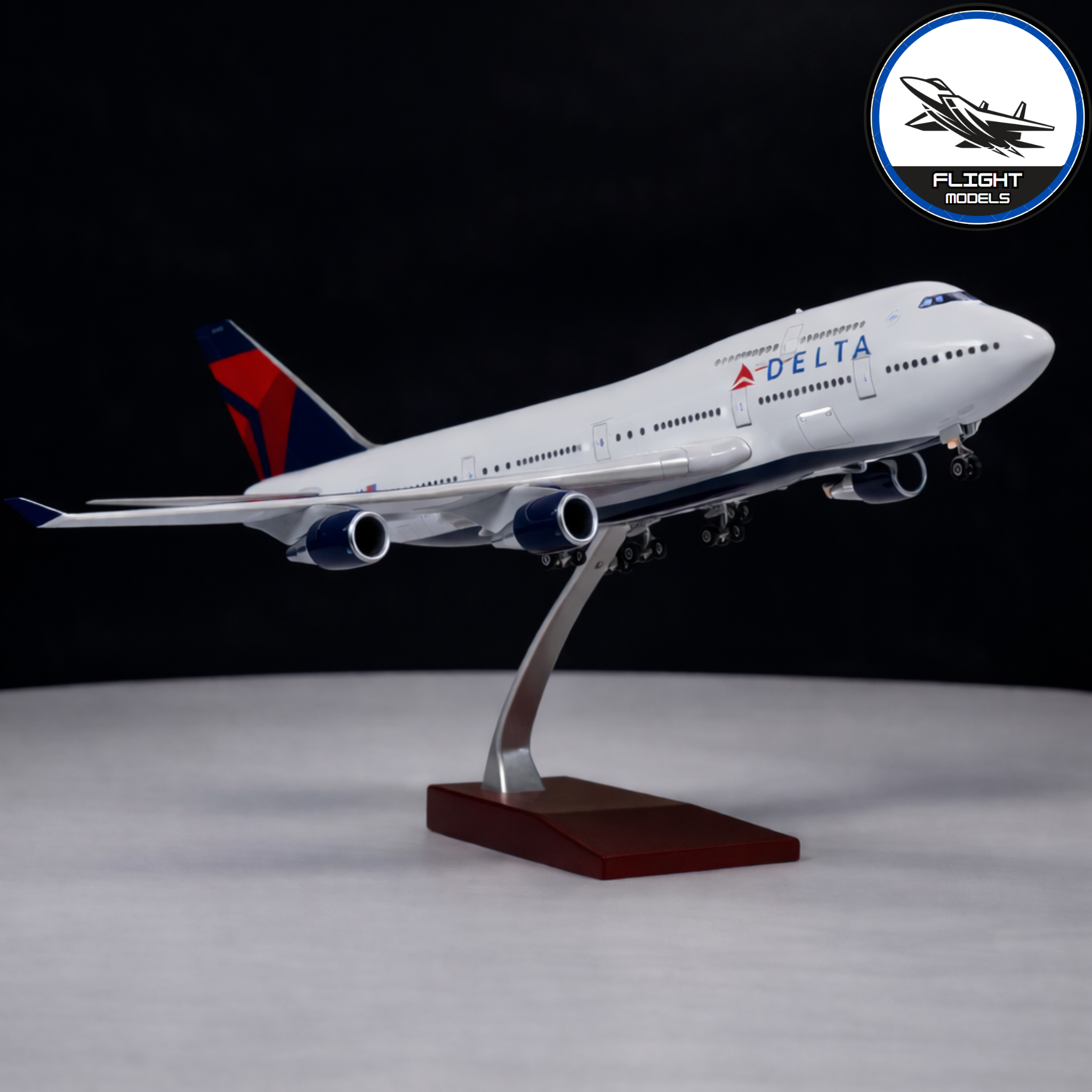 Boeing 747 Delta 1