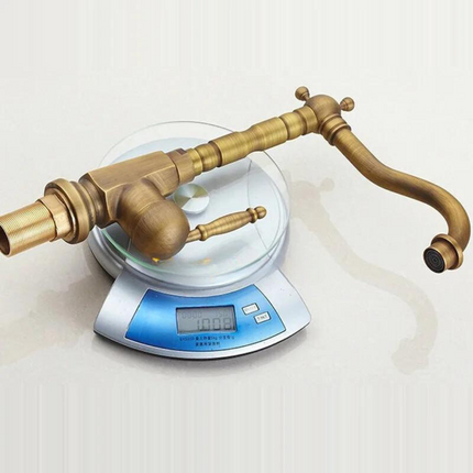 360° Rotatable Gold Vintage Kitchen Faucet – Elegant Design & Everyday Functionality