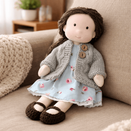 Elora | Handgefertigte Waldorfpuppe aus 100% Baumwolle für kreatives Spielen | Sicher und langlebig für emotionale Entwicklung 13