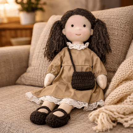 Elora | Handgefertigte Waldorfpuppe aus 100% Baumwolle für kreatives Spielen | Sicher und langlebig für emotionale Entwicklung 8