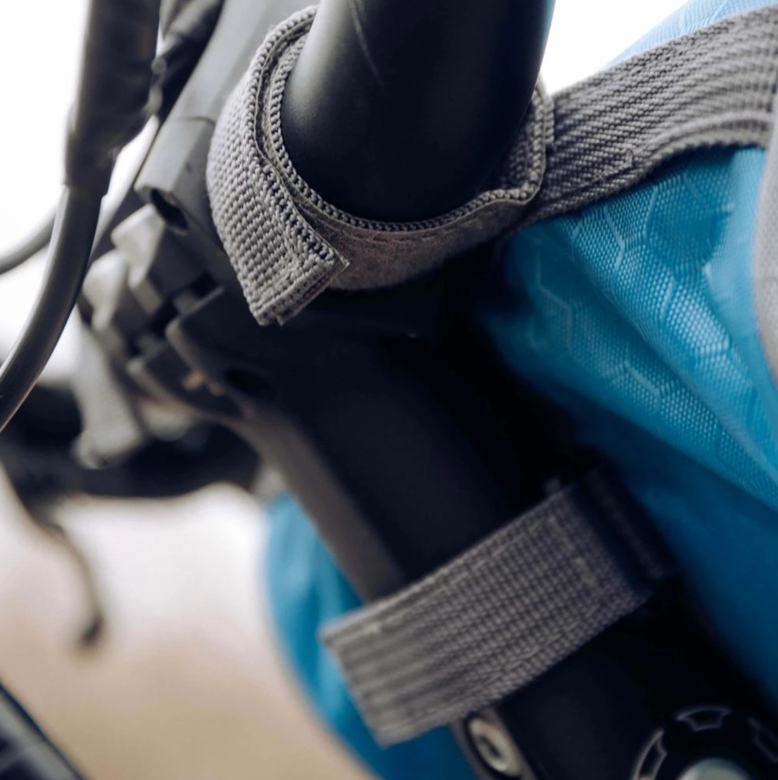 EasyRide Touchscreen Bike Bag for Safe Navigation and Secure Storage