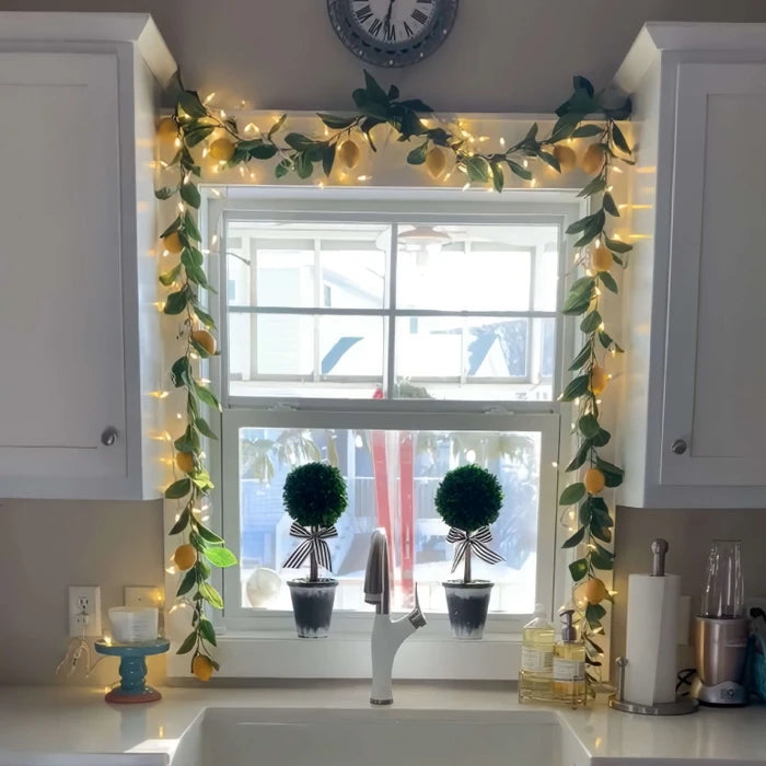Lighted Garland With Berries and Leaves – Fairy Light Strand in Five Styles