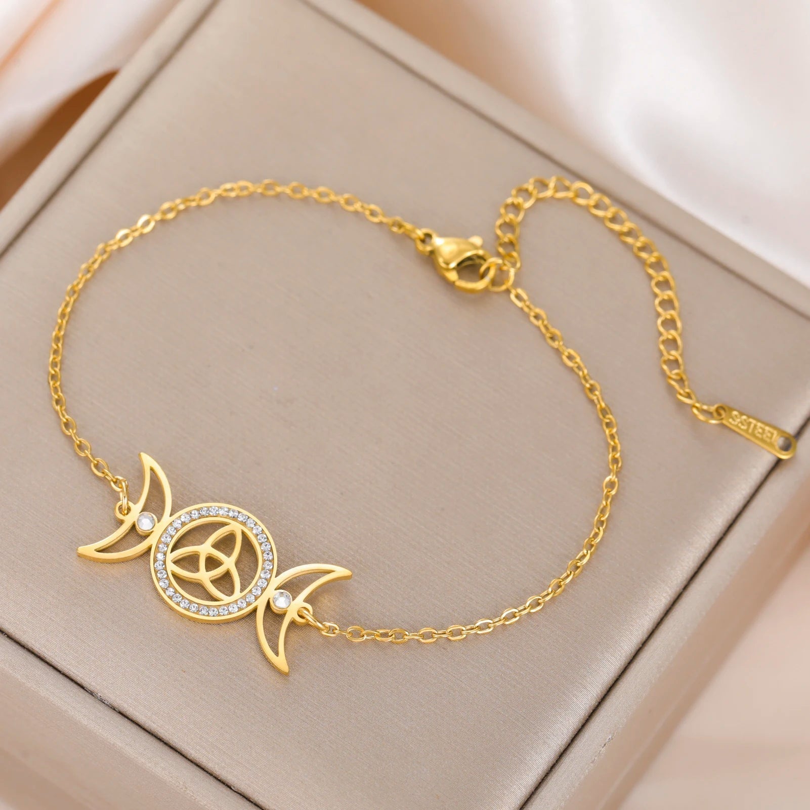 Hekate-Armband mit dreifachem Mond – Schmuckgeschenk für sie 1