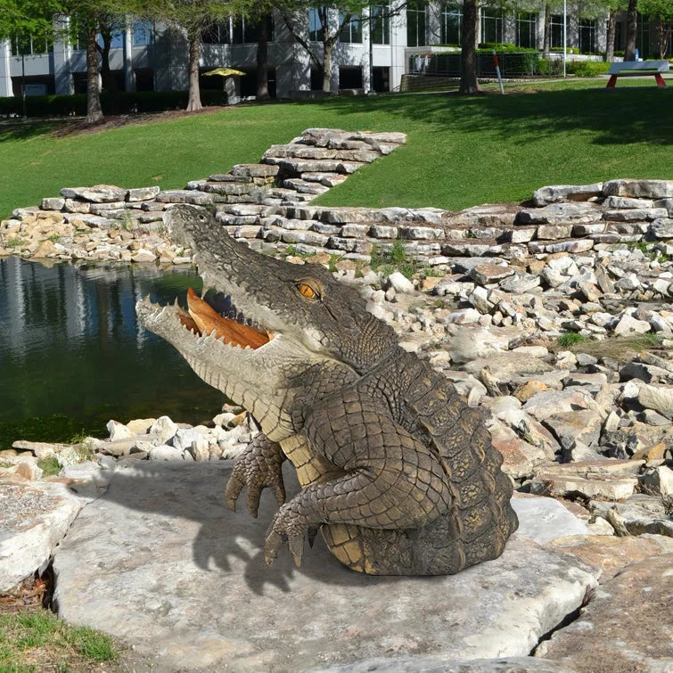 Kalsten | Garden Swamp Gator Statue 2