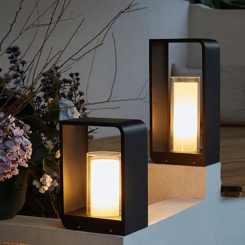 Outdoor garden light