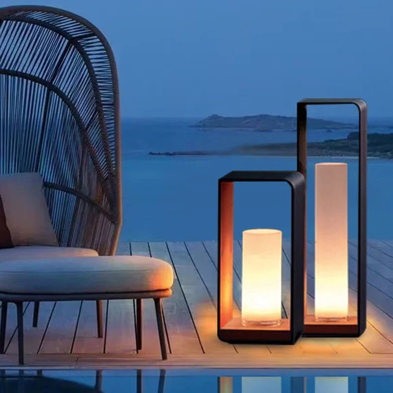 Outdoor garden light