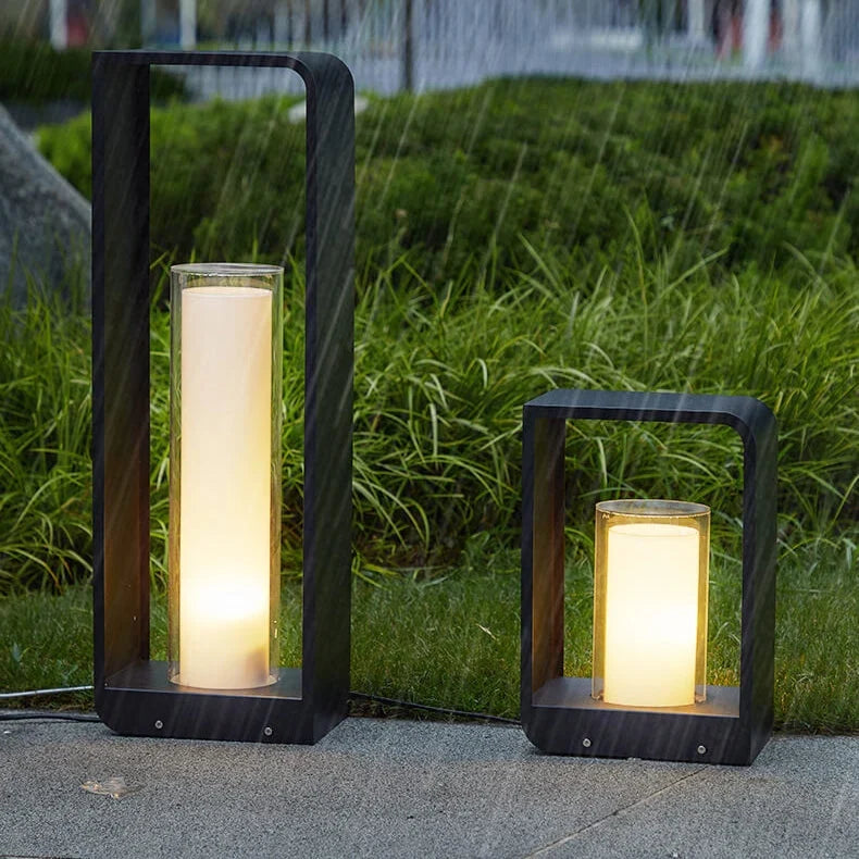 Outdoor garden light