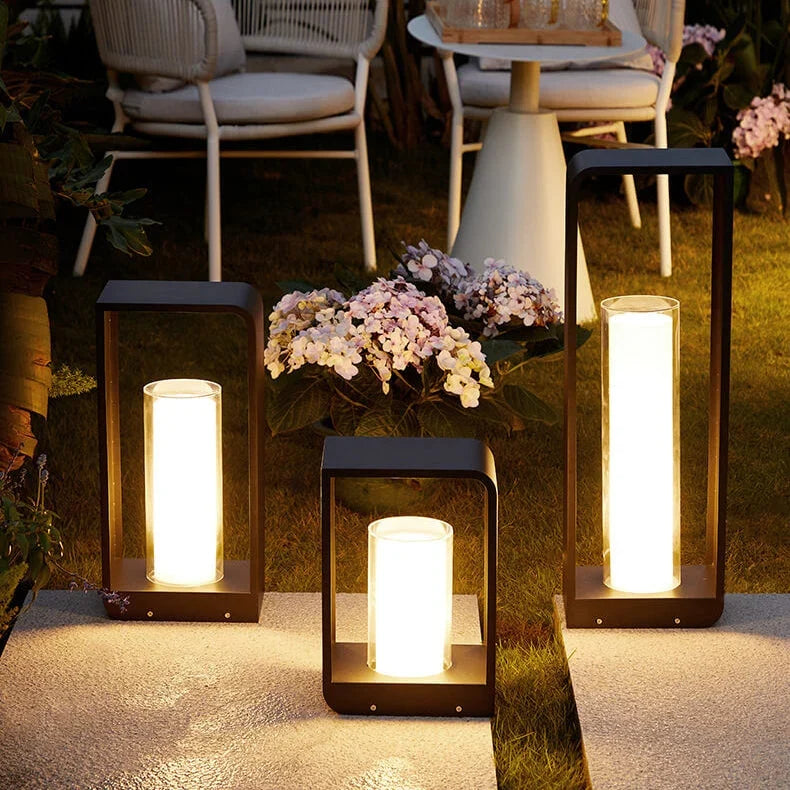 Outdoor garden light
