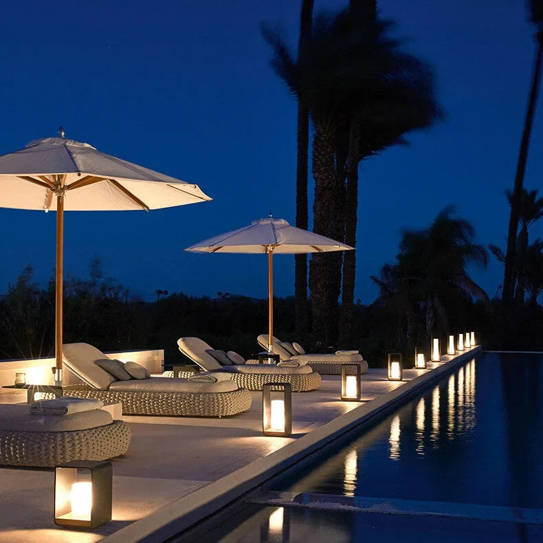Outdoor garden light