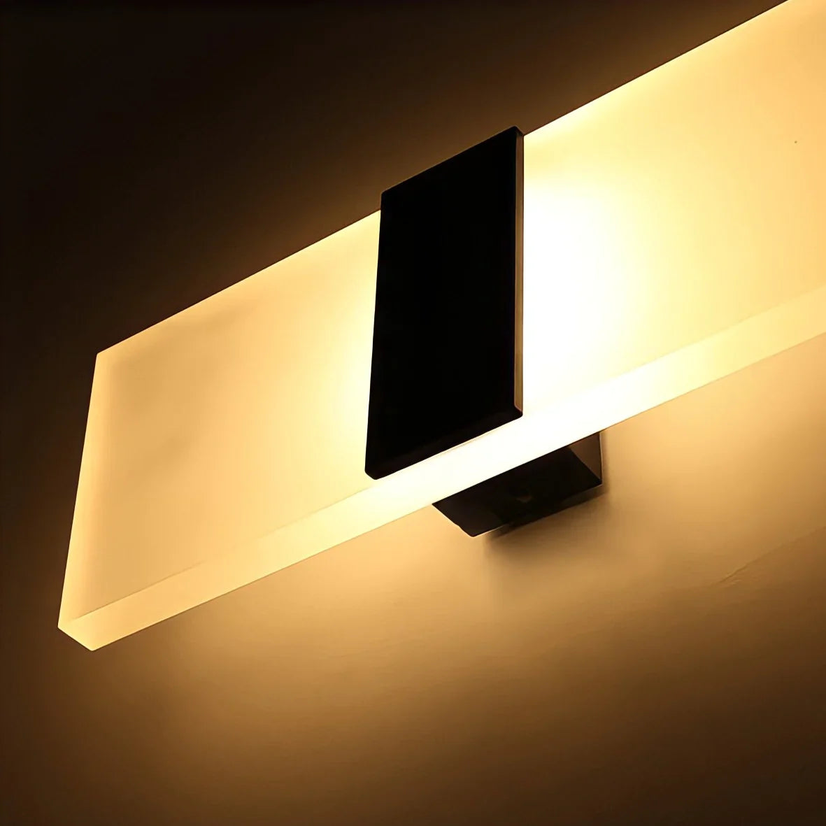 Lumos™ Motion Light 8
