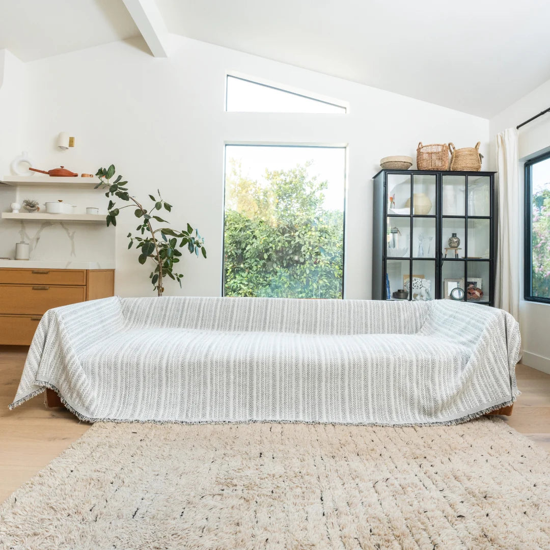 Magic Sofa Blanket - Lena Herring 3