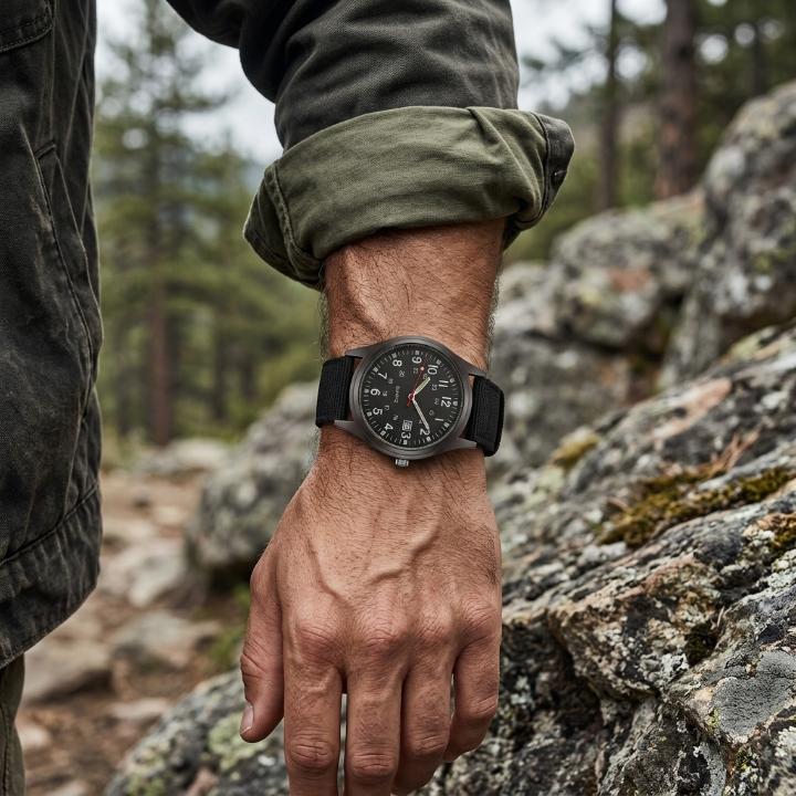 Militäruhr mit Nylonarmband, wasserfest bis 30 m, schlagfest, leuchtende Zeiger 1