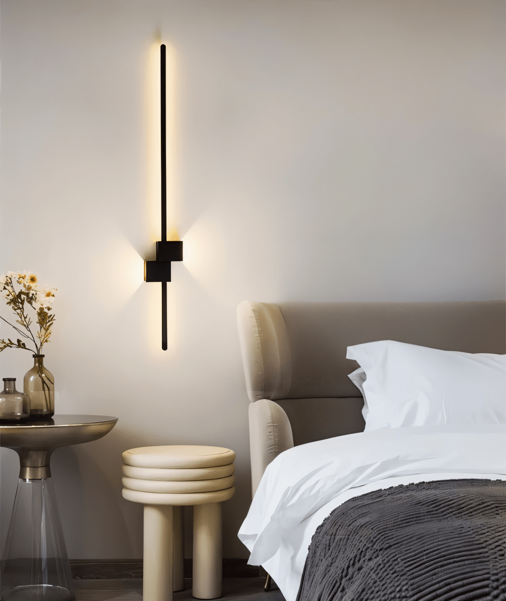 Applique murale LED – Design linéaire minimaliste, lumière douce indirecte et structure métallique moderne