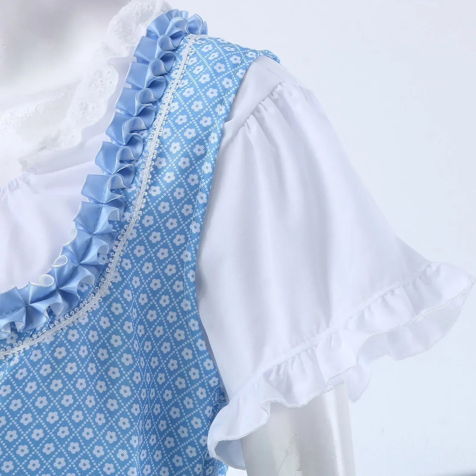 Tevako Lilly | Trachtig - Uniek traditioneel kostuum voor vrouwen met schort en blouse