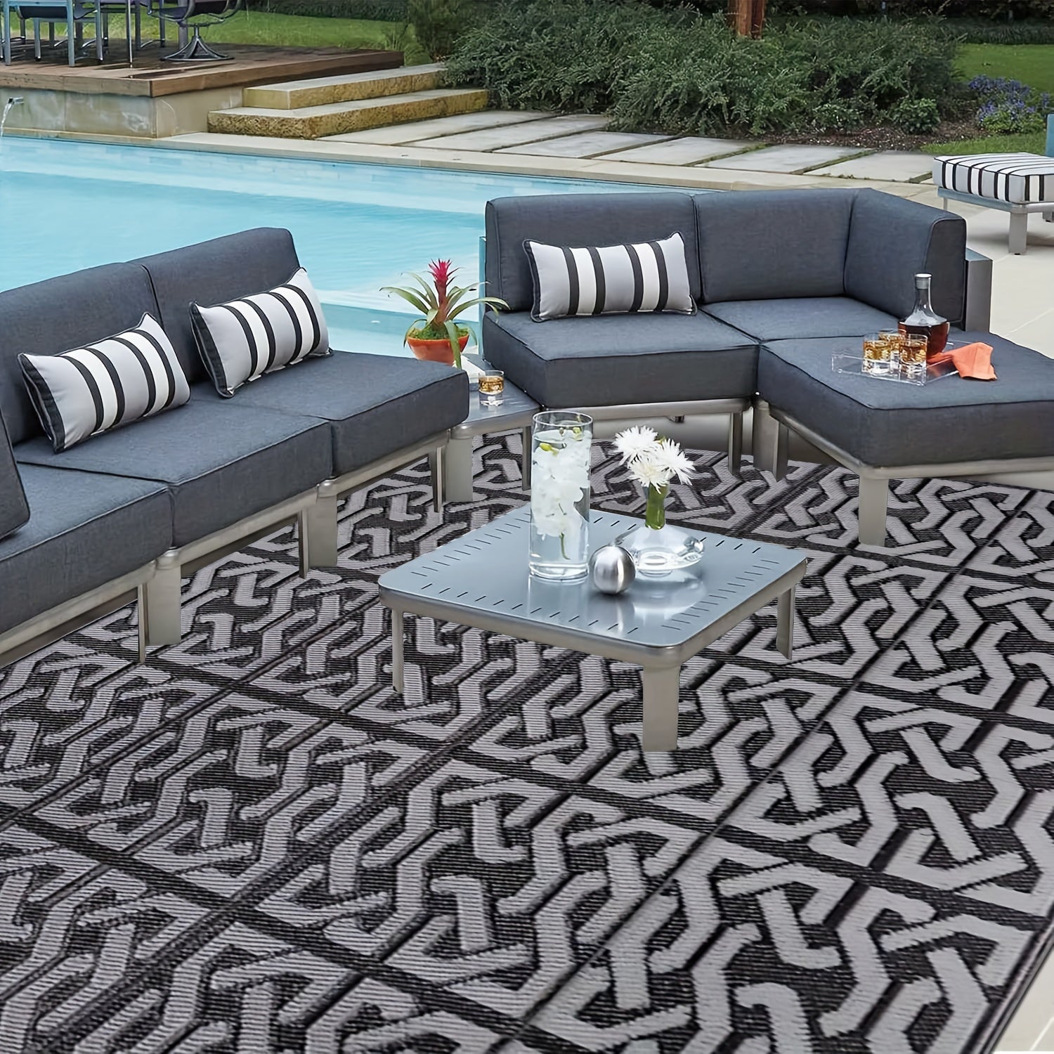 Reversible Outdoor Rug | Black & Grey Modern Patio Mat 2